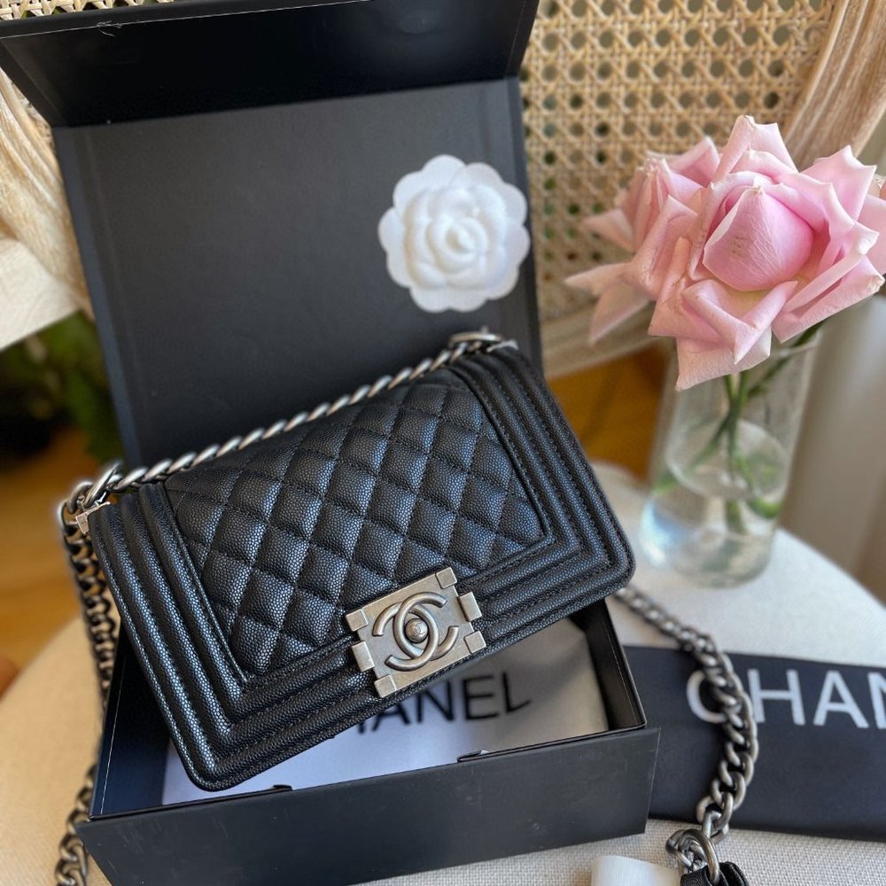 AUTHENTIC CHANEL BAG"Accept Reasonable Quotation  1, 100% Authenticity! 2, Brand